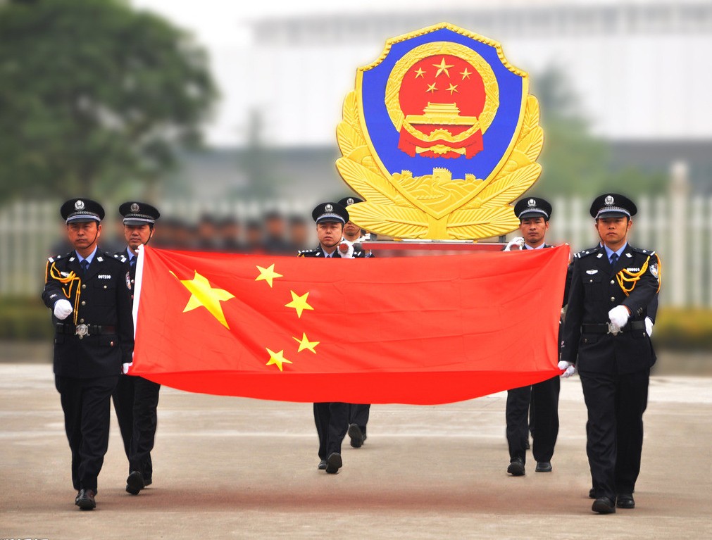 軍徽的顏色和形狀如何搭配-94